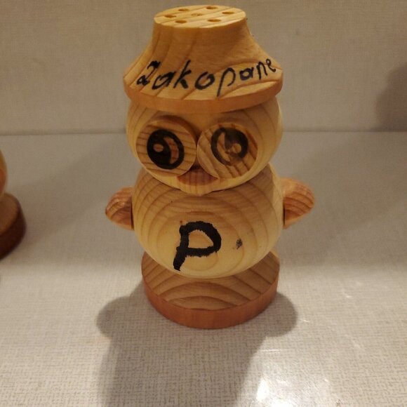 Vintage Wooden Carved Salt and Pepper Shakers Handmade 3" Zakopane Poland Owls - Picture 2 of 8